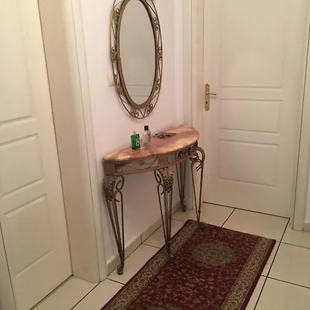 Apartment Apartment *